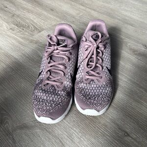 Nike Air Max Sequent 2 Size 9.5